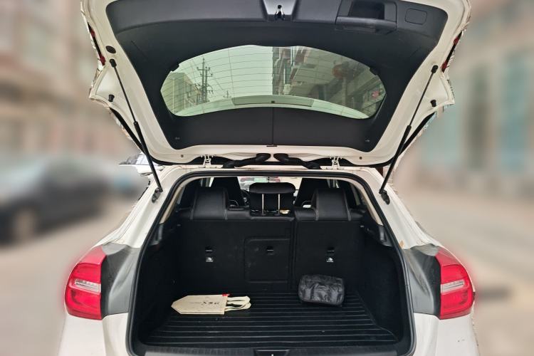 Used Mercedes-Benz GLA 2016 GLA 200 Fashion Model Trunk