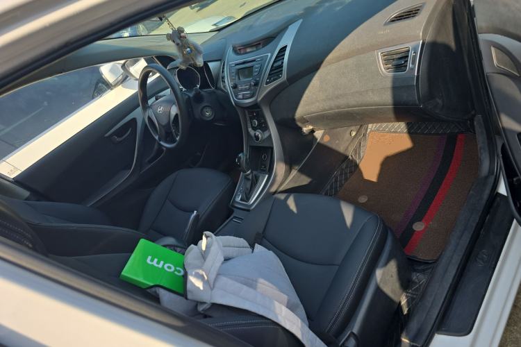 Used Hyundai Elantra (5th Generation / Langdong) 2016 1.6L Automatic Smart Version
