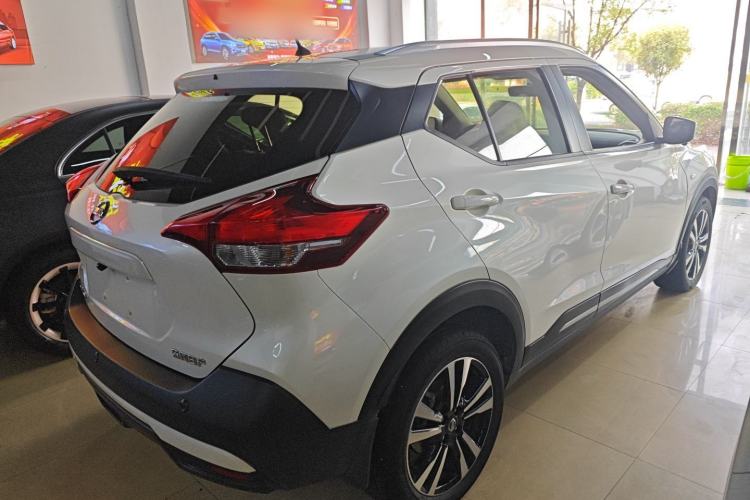 Used Nissan Kicks 2020 1.5L XL CVT Cool Enjoyment Edition Exterior 2