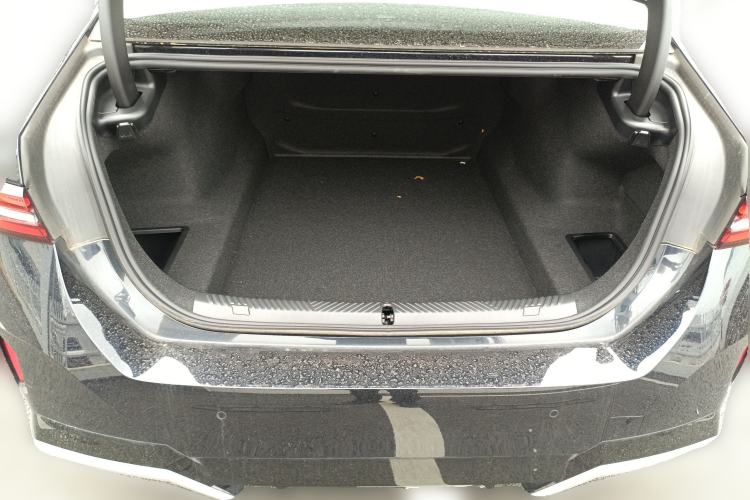 Used BMW 5 Series 2025 530Li Luxury Edition M Sport Package Trunk