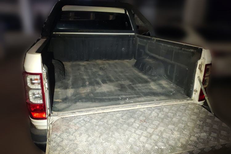 Used Zxauto Terralord 2018 2.5T Diesel Business Edition 4x4 Comfortable Large Double Cab SD4V25R-100 Trunk