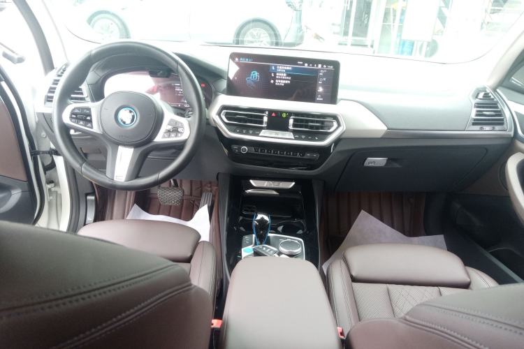 Used BMW iX3 2022 Leading Type Center Console