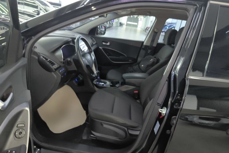 Used Hyundai Santa Fe 2013 2.4L Automatic 4x4 Comfort Edition