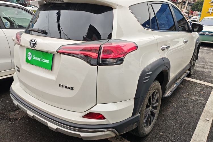 Used Toyota RAV4 2019 2.0L CVT Two-Wheel Drive Fashion X Limited Edition China VI Standard