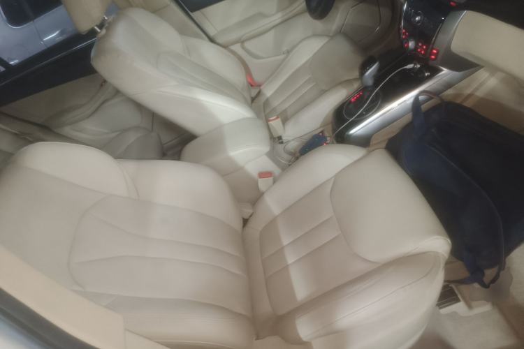 Used Zotye Domy X5 2017 Upgraded Model 1.5T CVT Landlord Edition Right Front Seat