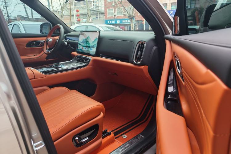 Used Geely Galaxy Galaxy M9 2025 Model 100km Two-Wheel-Drive Smart Navigation Edition