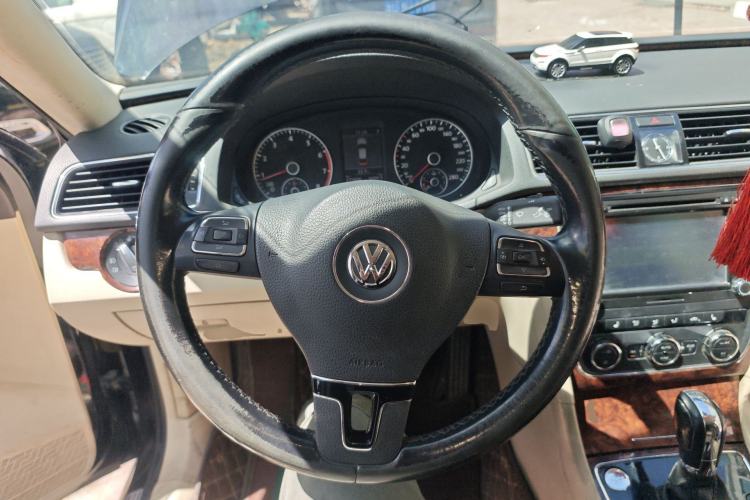 Used Volkswagen Passat 2013 1.8TSI DSG Prestige Edition Steering Wheel
