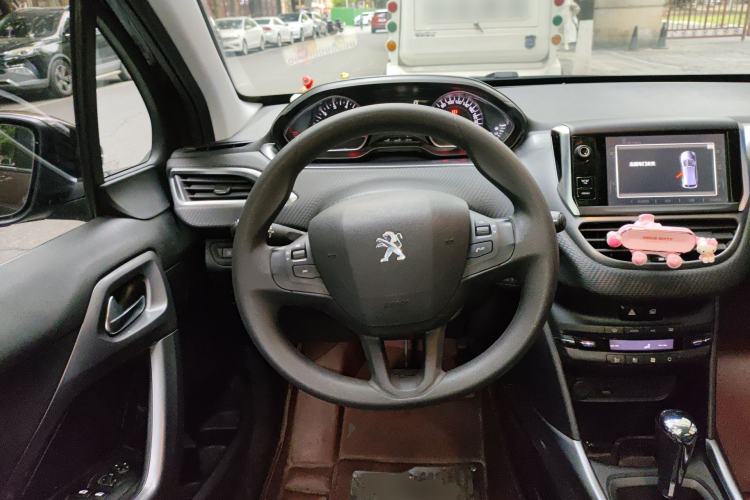 Used Peugeot 2008 2014 1.6L Automatic Fashion Edition Steering Wheel