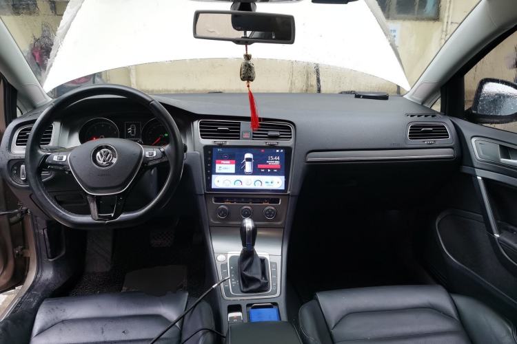 Used Volkswagen Golf 2015 1.4TSI Automatic Luxury Model
