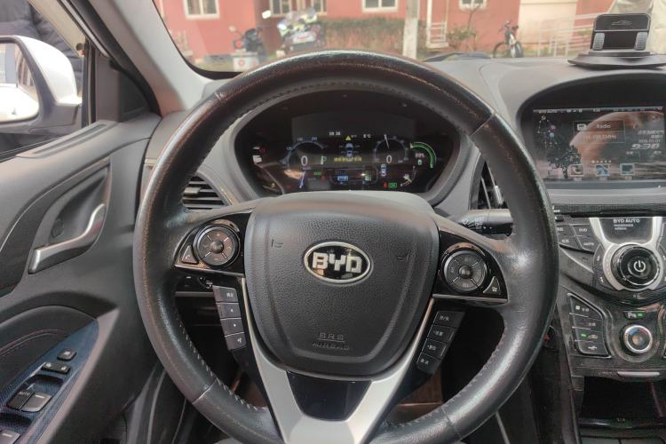 Used BYD Qin New Energy 2014 1.5T Flagship Model
