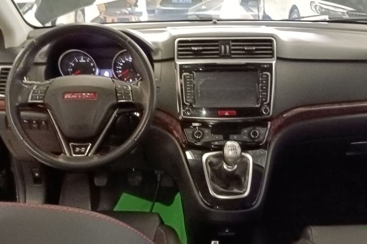 Used Haval H6 2013 Sports Edition 1.5T Manual Two-Wheel Drive Elite Model Center Console