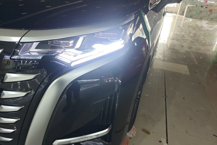 Used Denza D9 2022 DM-i 970 Four-Wheel Drive Prestige Model
