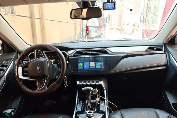 Used Ford Territory 2019 EcoBoost 145 CVT Platinum Edition China VI compliant Center Console