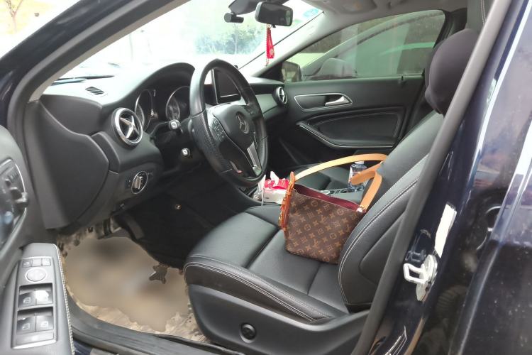 Used Mercedes-Benz GLA 2016 GLA 200 Sport Edition Driver Seat