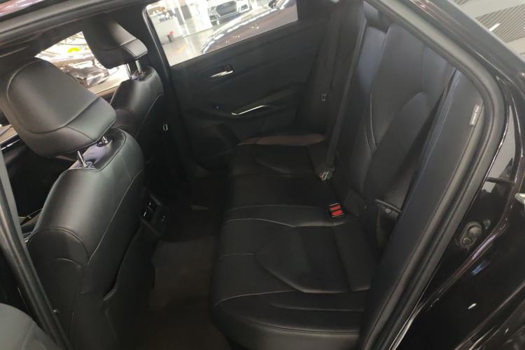 Used Toyota Avalon 2019 Dual-Engine 2.5L Luxury Edition China VI Standard