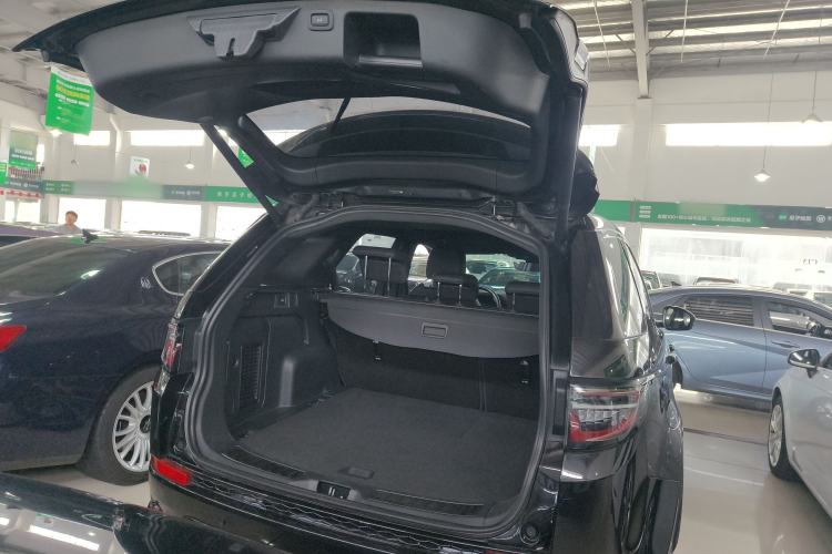 Used Land Rover Discovery Sport 2020 249 PS R-Dynamic Performance Edition Trunk