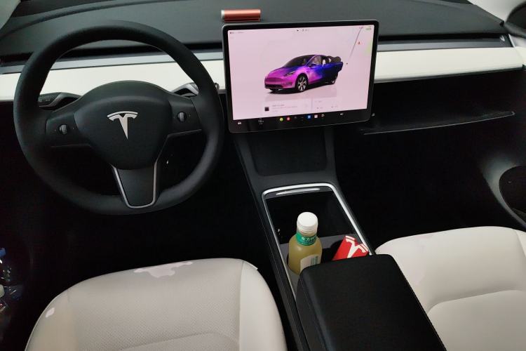 Used Tesla Model Y 2022 Revised Version Long-Range All-Wheel Drive Center Console