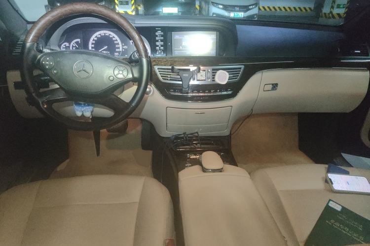 Used Mercedes-Benz S-Class 2010 S 300 L Prestige Edition Center Console