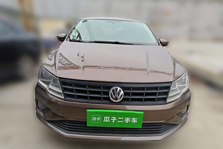 Used Volkswagen Jetta 2017 1.5L Manual Fashion Edition Front