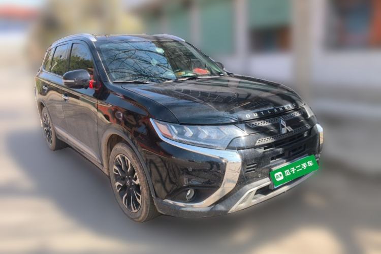 Used Mitsubishi Outlander 2020 2.4L 4x4 Zhi Xiang Edition 5 Seats Front Right 45 Deg