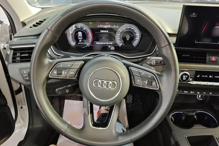 Used Audi A4L 2022 40 TFSI Luxury Prestige Edition Steering Wheel