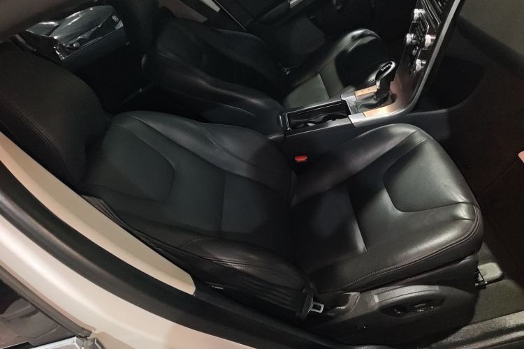 Used Volvo XC60 2017 T5 AWD Smart Upgrade Edition
