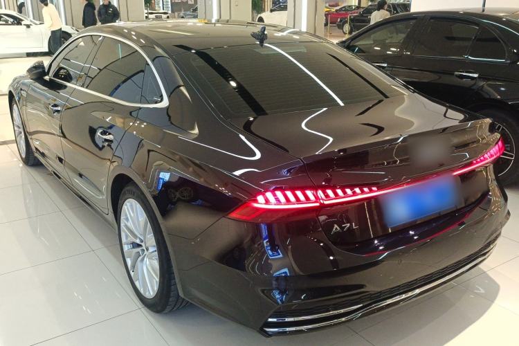 Used Audi A7L 2024 45TFSI S-line Dream-Building Edition Flow Crystal Package
