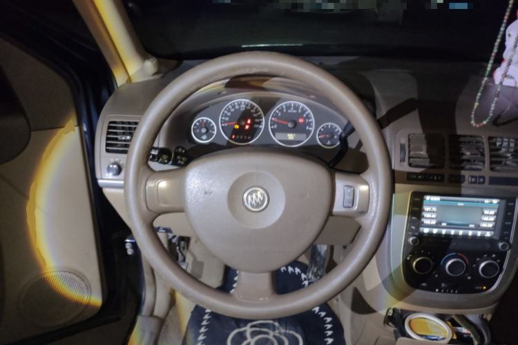 Used Buick GL8 2014 2.4L Classic Edition
