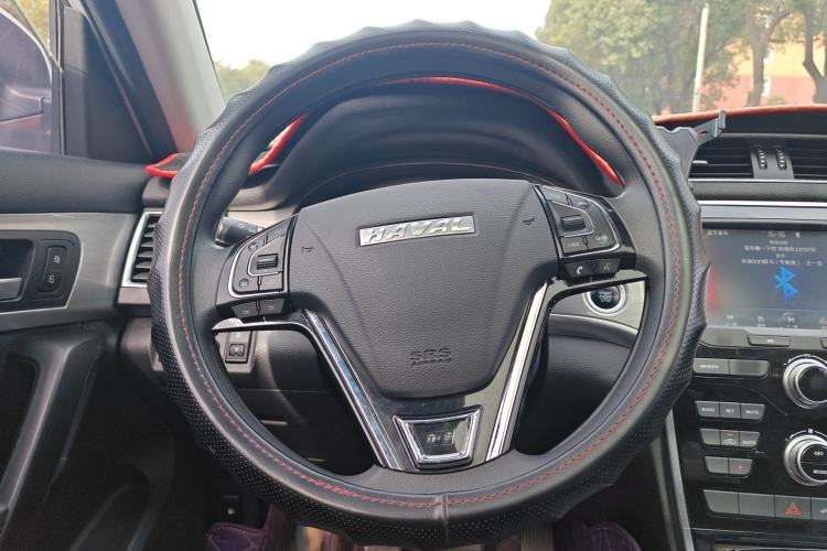 Used Haval H2 2018 Red-Label 1.5T Manual Two-Wheel Drive Elite Model Steering Wheel