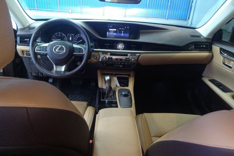 Used Lexus ES 2016 250 Midnight Special Limited Edition
