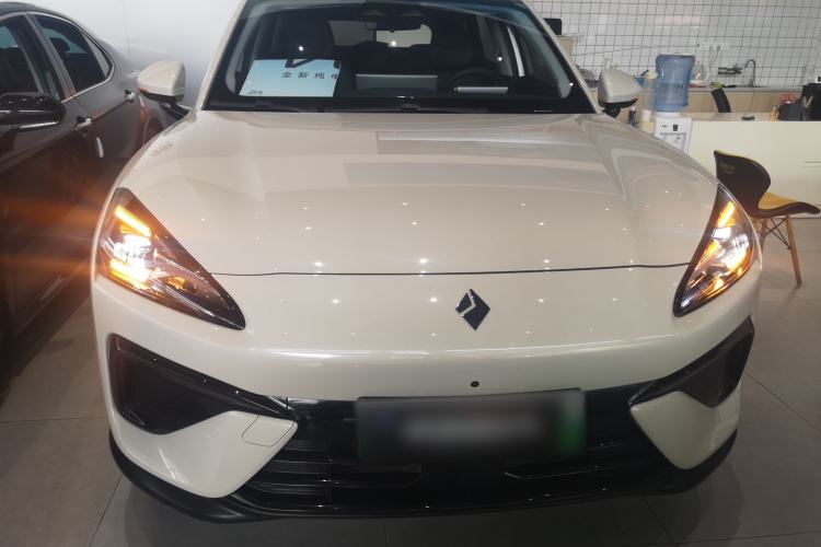 Used Baojun Yunhai 2024 140km Plug-in Hybrid Version Front