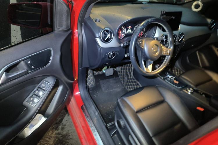 Used Mercedes-Benz B-Class 2017 B 200 Sport Edition Driver Seat