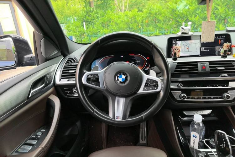 Used BMW X4 2021 xDrive 25i M Sport Night Edition package Steering Wheel