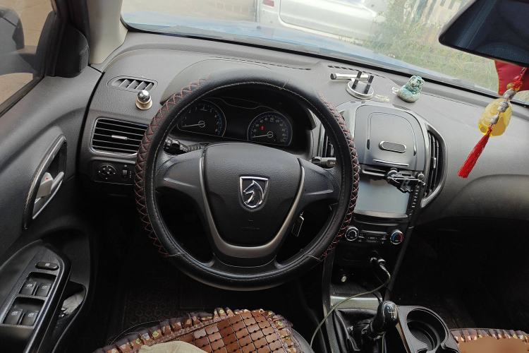 Used Baojun 610 2014 CROSS 1.5L Manual Comfort Model
