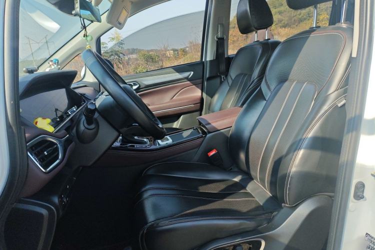 Used GAC Trumpchi M6 2023 PRO 270T DCT Luxury Edition
