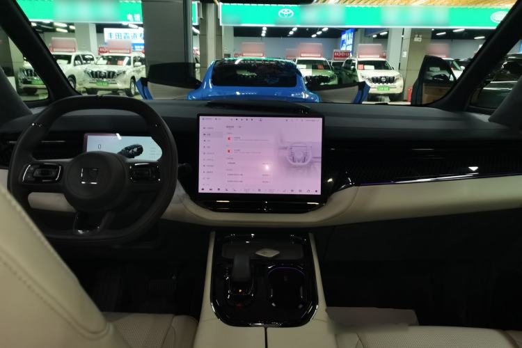 Used Zeekr 009 2024 Six-Seat Executive Version 4WD 108 kWh Center Console