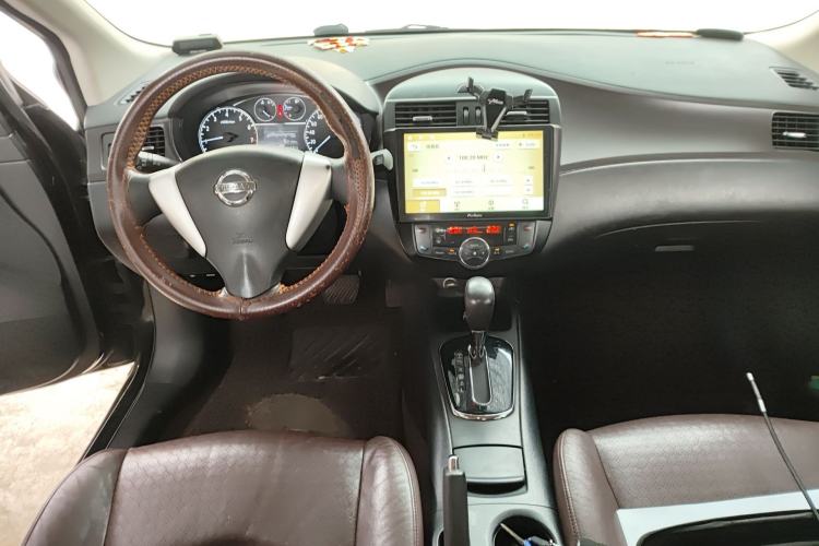 Used Nissan Tiida 2013 1.6L CVT Cool Cafe Edition
