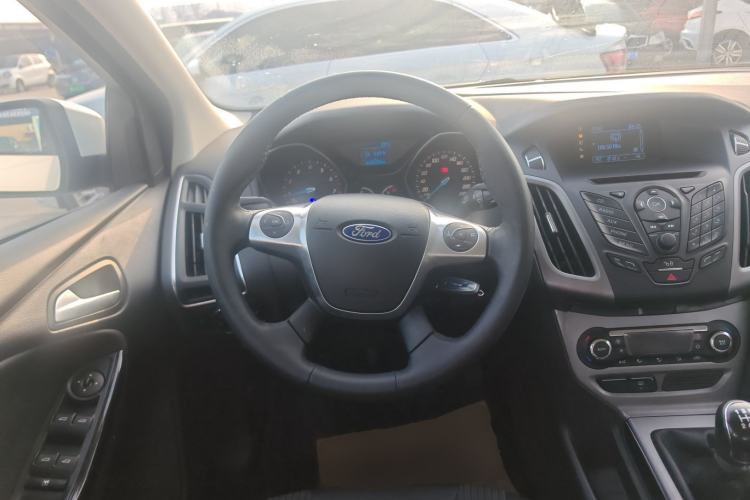 Used Ford Focus 2012 Sedan 1.6L Manual Fashion Edition