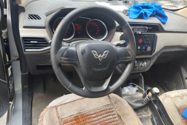 Used Wuling Hongguang 2019 1.5L S Standard Version China VI LAR
