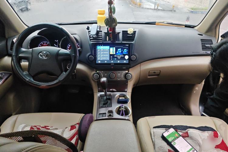 Used Toyota Highlander 2013 2.7L Two-Wheel Drive 5-Seater Purple Gold Edition
