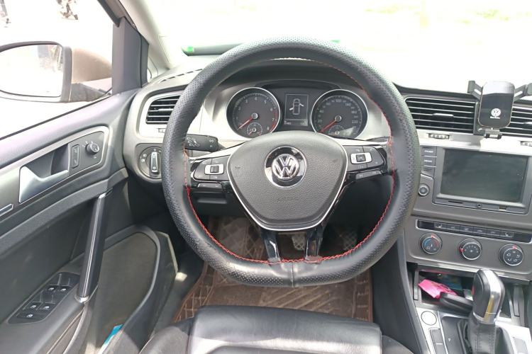 Used Volkswagen Golf 2016 230TSI Automatic Luxury Version