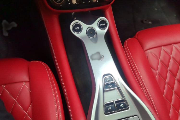 Used Ferrari California T 2012 4.3L Standard Edition Gear Lever