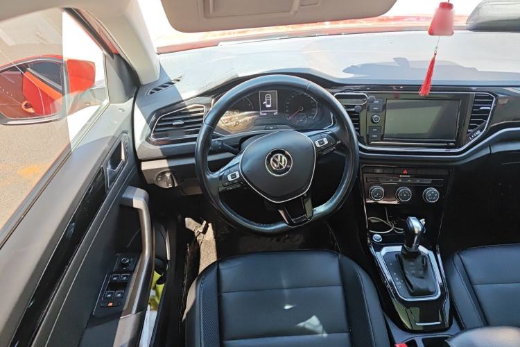 Used Volkswagen T-ROC 2019 280TSI DSG Two-Wheel Drive Comfort Version China VI Standard
