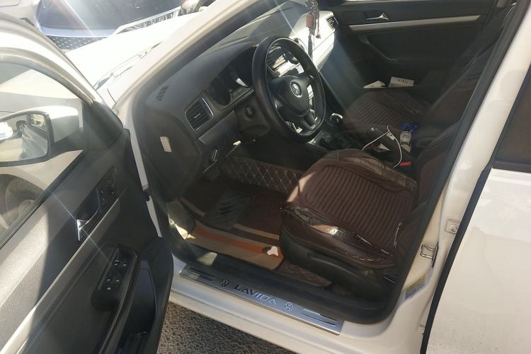 Used Volkswagen Gran Lavida 2017 1.6L Automatic Fashion Edition Driver Seat