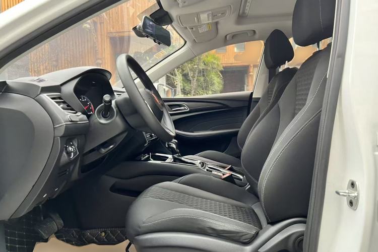 Used Roewe i5 2019 1.5L Automatic 4G Connected Langyue Edition
