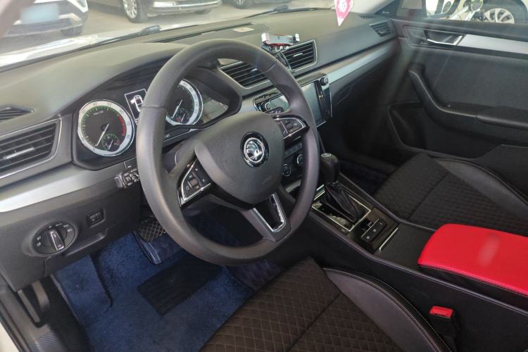 Used Skoda Superb 2018 TSI330 DSG Comfort Edition China V Standard Interior 2