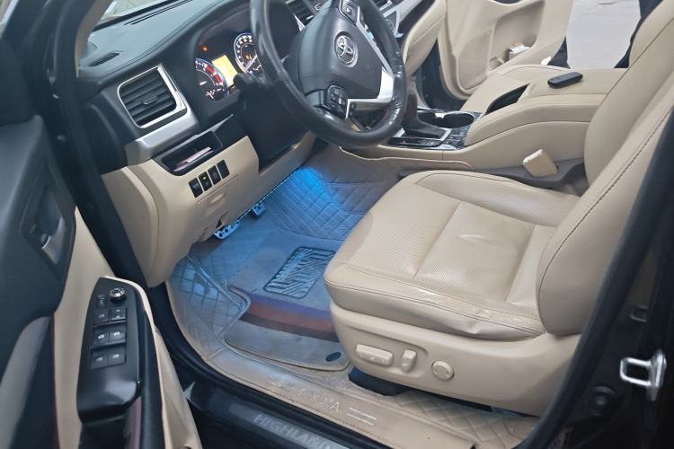 Used Toyota Highlander 2017 2.0T Four-Wheel Drive Luxury Edition 7 Seats