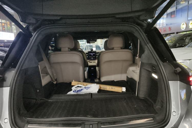 Used Nio ES8 2024 75 kWh Trunk