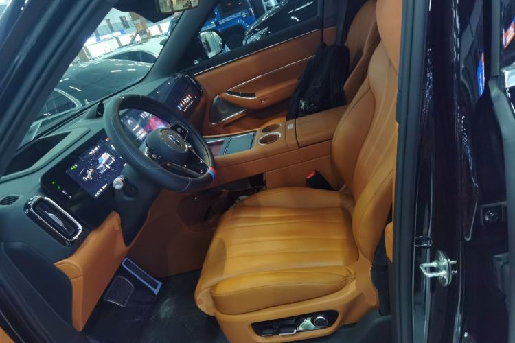 Used Hima AITO M8 2025 Model, Pure Electric Max+ Five-Seat All-Wheel-Drive Version
