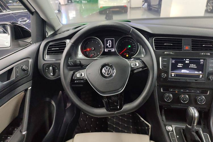 Used Volkswagen Golf 2017 230TSI Automatic Luxury Million-Vehicle Commemorative Edition